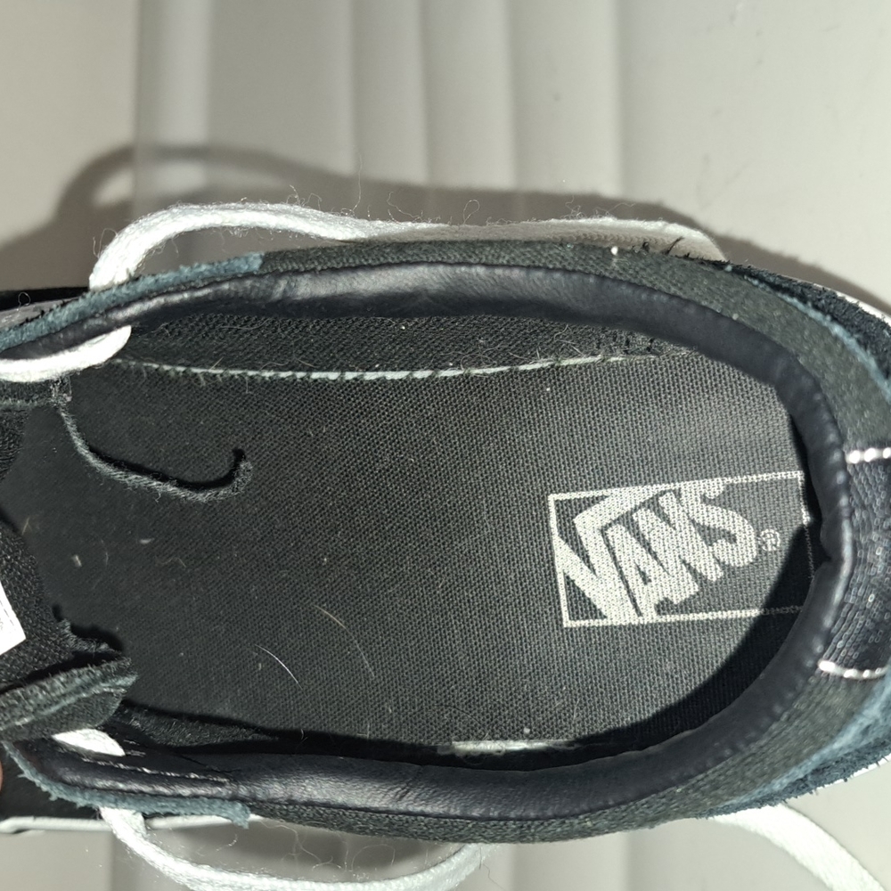Classic Van's tennis skate shoes - size 6 youth - black and white - Picture 7 of 8